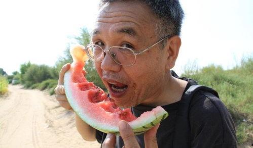 吃瓜动作怎么领,揭秘吃瓜动作背后的奥秘