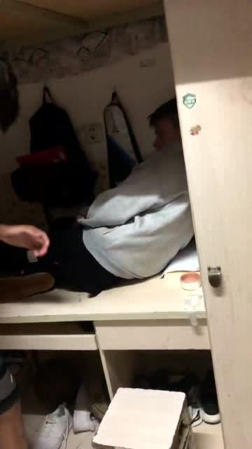 异地女友室友吃瓜