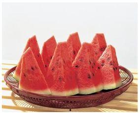 梦见有人在门前买瓜吃瓜,门前瓜香引出的神秘故事